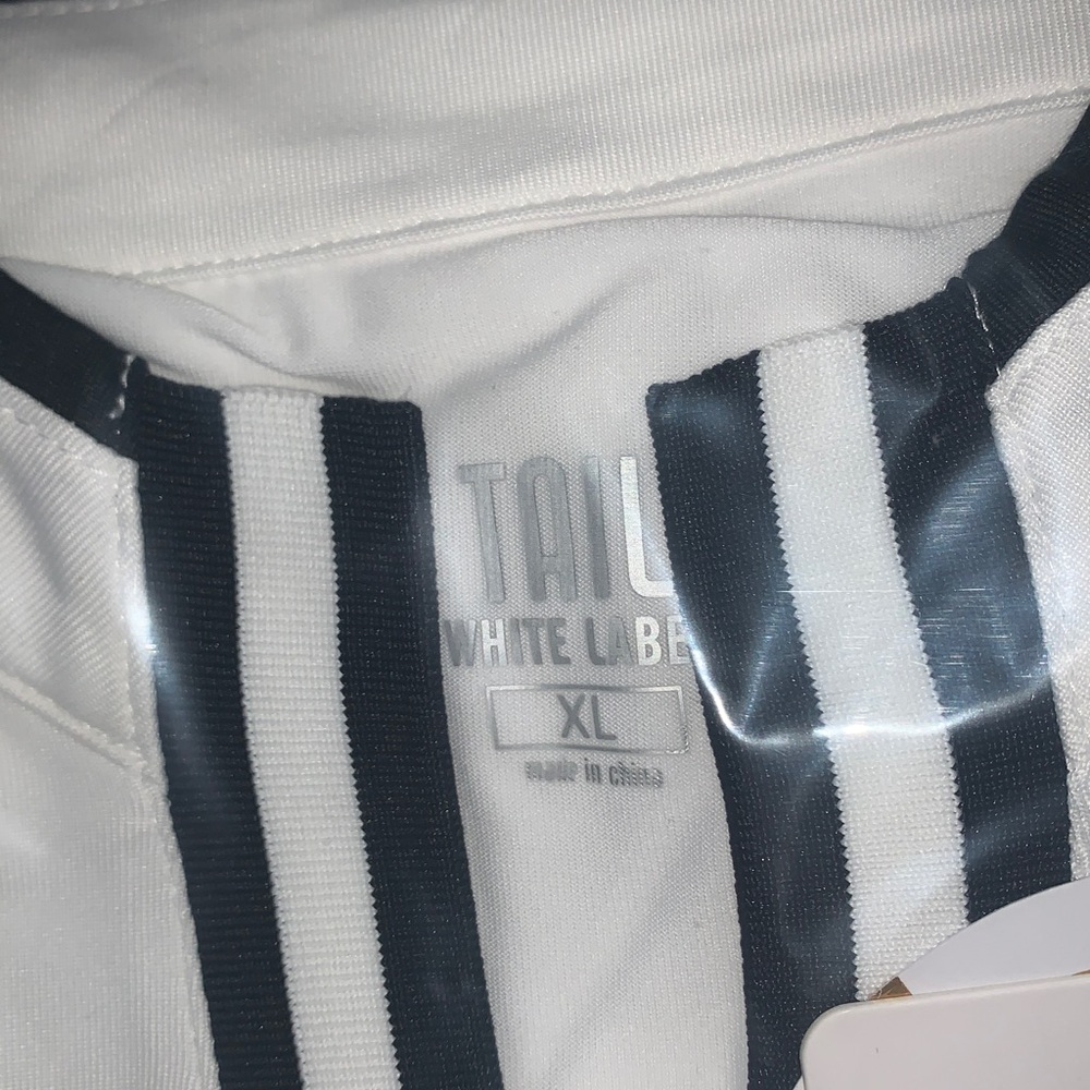 Tail Women's Short Sleeve Split
Neck Golf Polo Size XL NWT Athletic Sporty - Picture 7 of 7